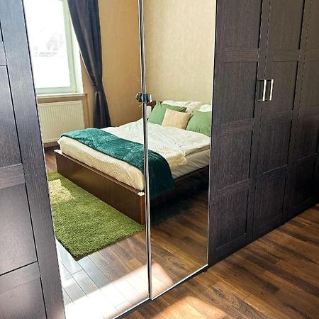 Spacious City Centre Apartment Bratislava Exterior foto